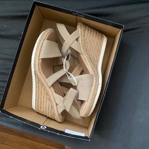 Brand New Dr. Scholl's Nude comfortable wedges